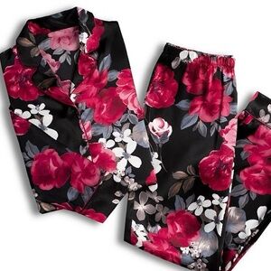 Lilac+London Floral Pajama Set with Long Sleeves S